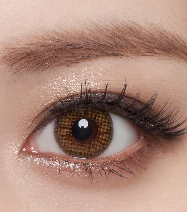 DUEBA ITCHY BROWN CONTACT LENS
